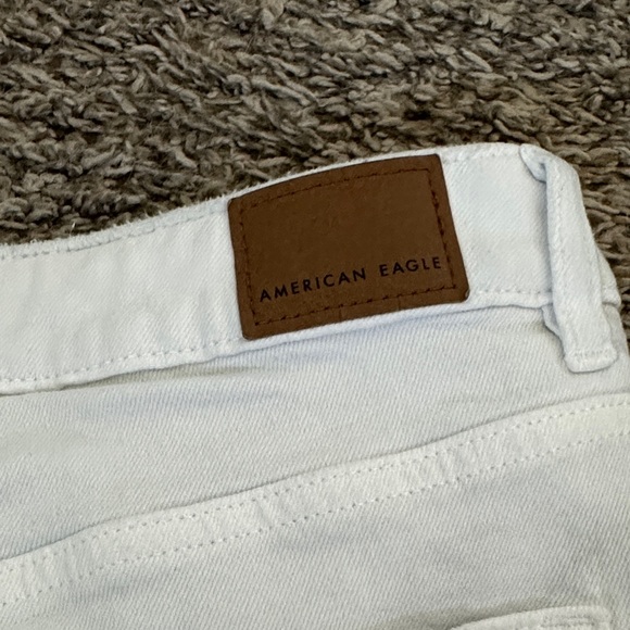 American Eagle Outfitters Women's Crisp White Jean Shorts - Picture 2 of 6